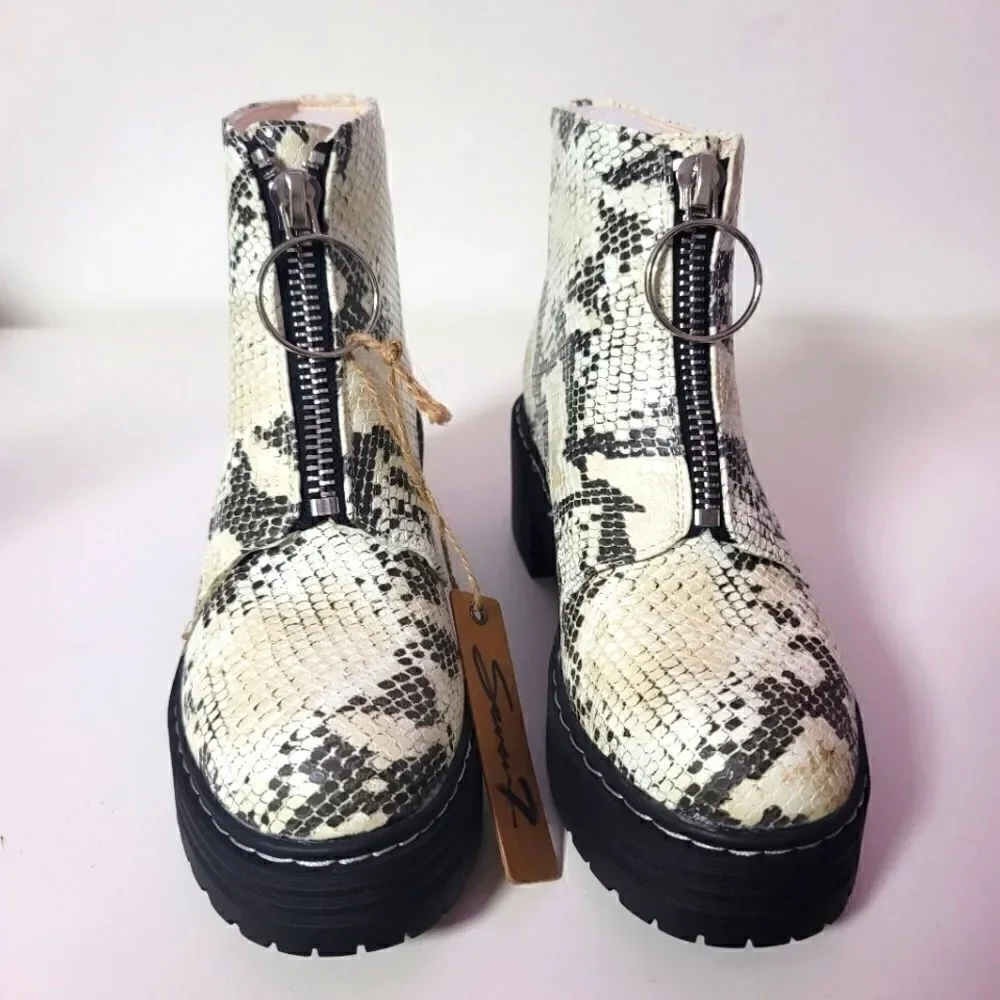 Seven7 footwear Zoe snake platform bootie, 8